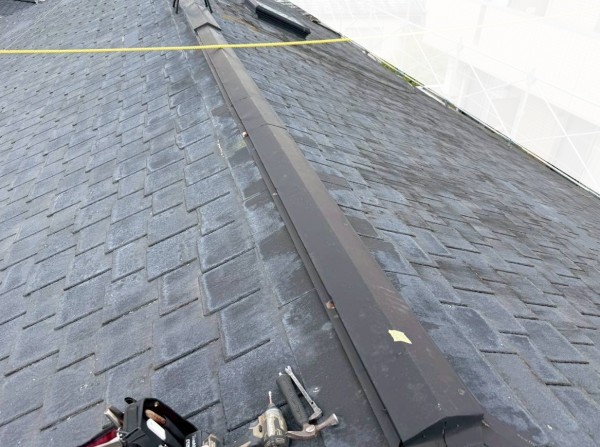 既存の棟板金　撤去前